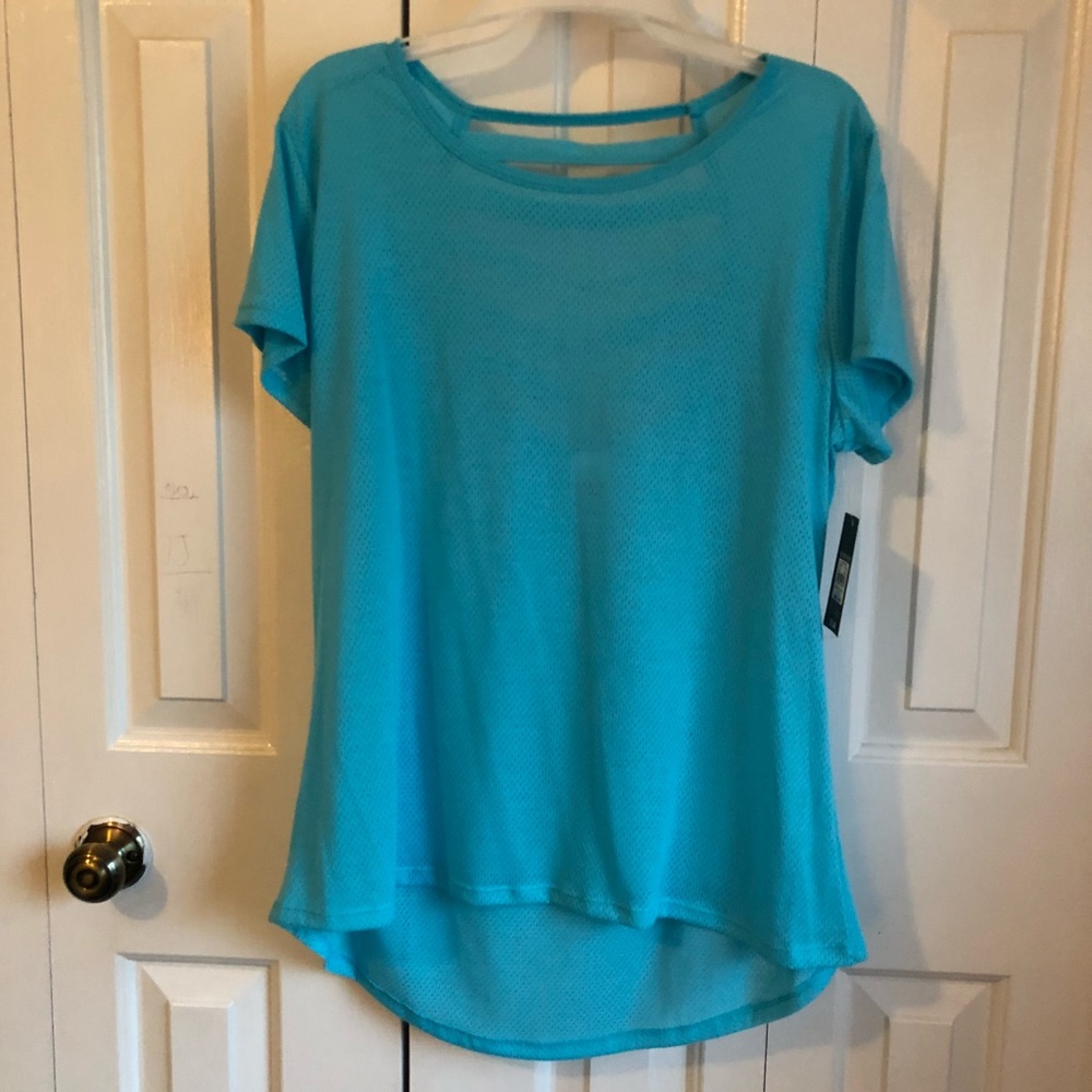 Athletic works moisture wicking top. High low hem